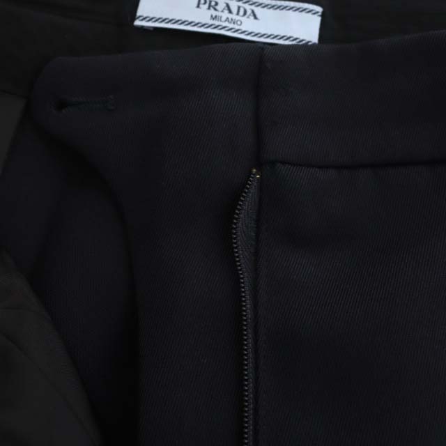 Prada フレアスラックス vol.7「優雅に、フレアパンツ！」 PRADA｜プラダ（1） - Web