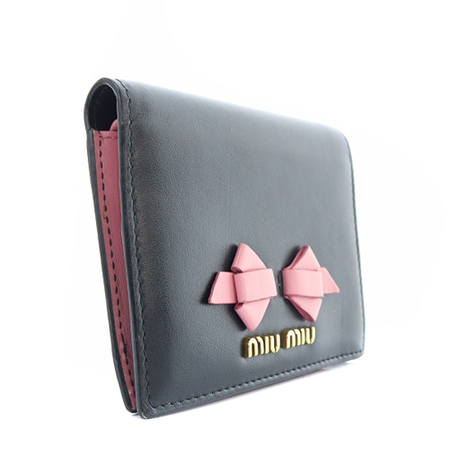 ミュウミュウ miumiu リボン 二つ折り財布 レザー ロゴ 黒 ブラック