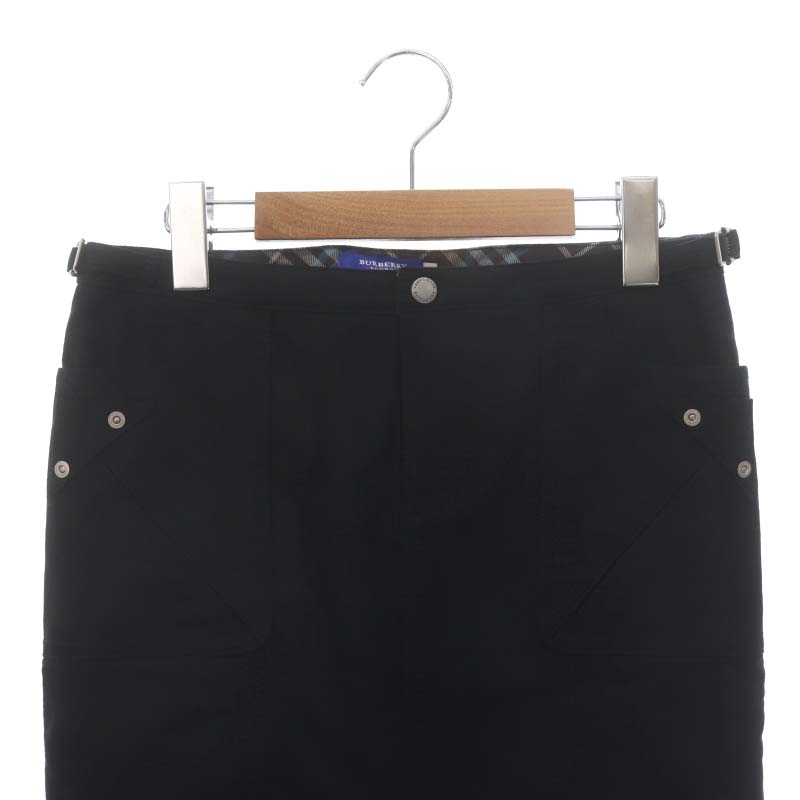 ブルーレーベルボタン付きタイトスカート バーバリーブルーレーベル 膝