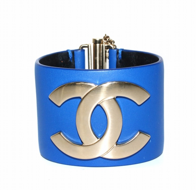 CHANEL ココマーク レザー バングル ブルー ゴールド金具 シャネル CHANEL ココマーク ブレスレット バングル レザー B18 青