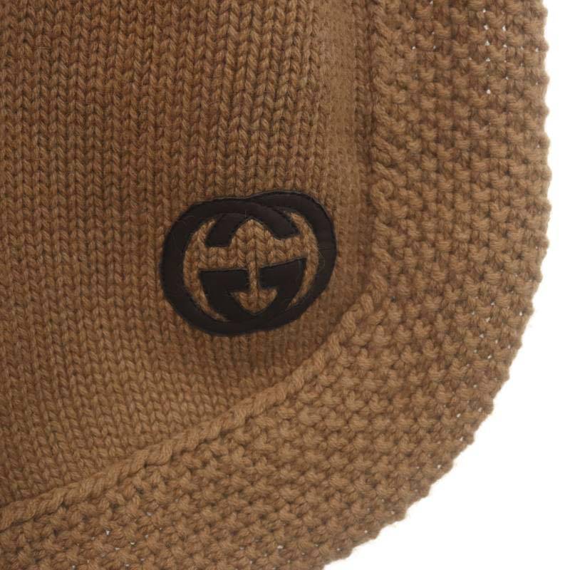 グッチ　レザーロゴパッチ　ハイネック　ニット　ポンチョ　ケープ　ブラウン GUCCI グッチ ニット ケープ ポンチョ ブラウン 茶 【公式通販】