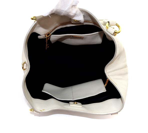 ミュウミュウ miumiu トートバッグ ハンドバッグ ロゴ レザー 白