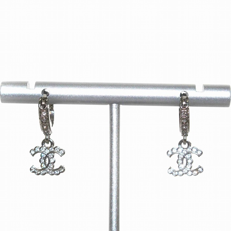 CHANEL シャネル　シルバーフープピアス 両耳用 CHANEL シャネル シルバーフープピアス 両耳用 CHANEL シャネル