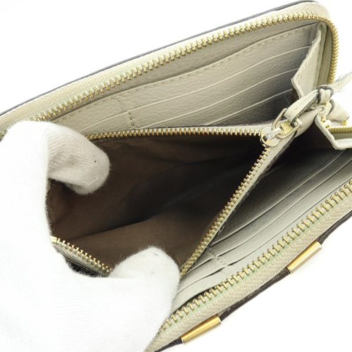 ほぼ未使用‼️ 小賢しい 値下げしました クロエ 長財布 