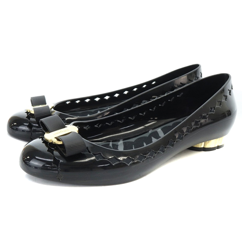 サルヴァトーレフェラガモ Salvatore Ferragamo ヴァラ エナメル 