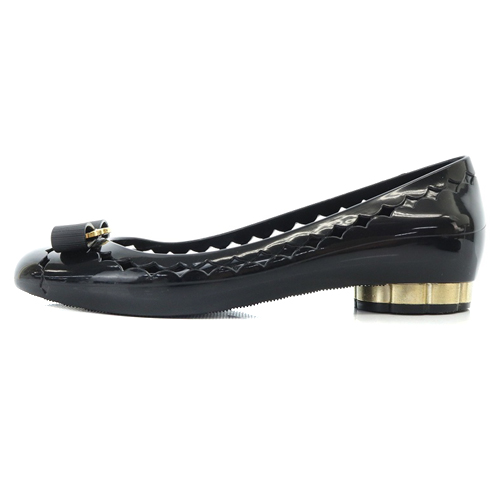 サルヴァトーレフェラガモ Salvatore Ferragamo ヴァラ エナメル 