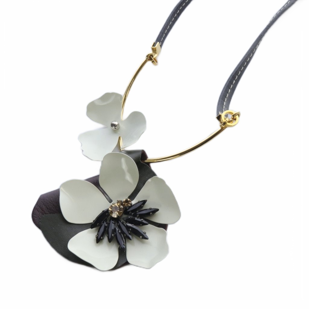 MARNI マルニ ネックレス 白 ホワイト ⁄ MARNI フラワーモチーフネックレス