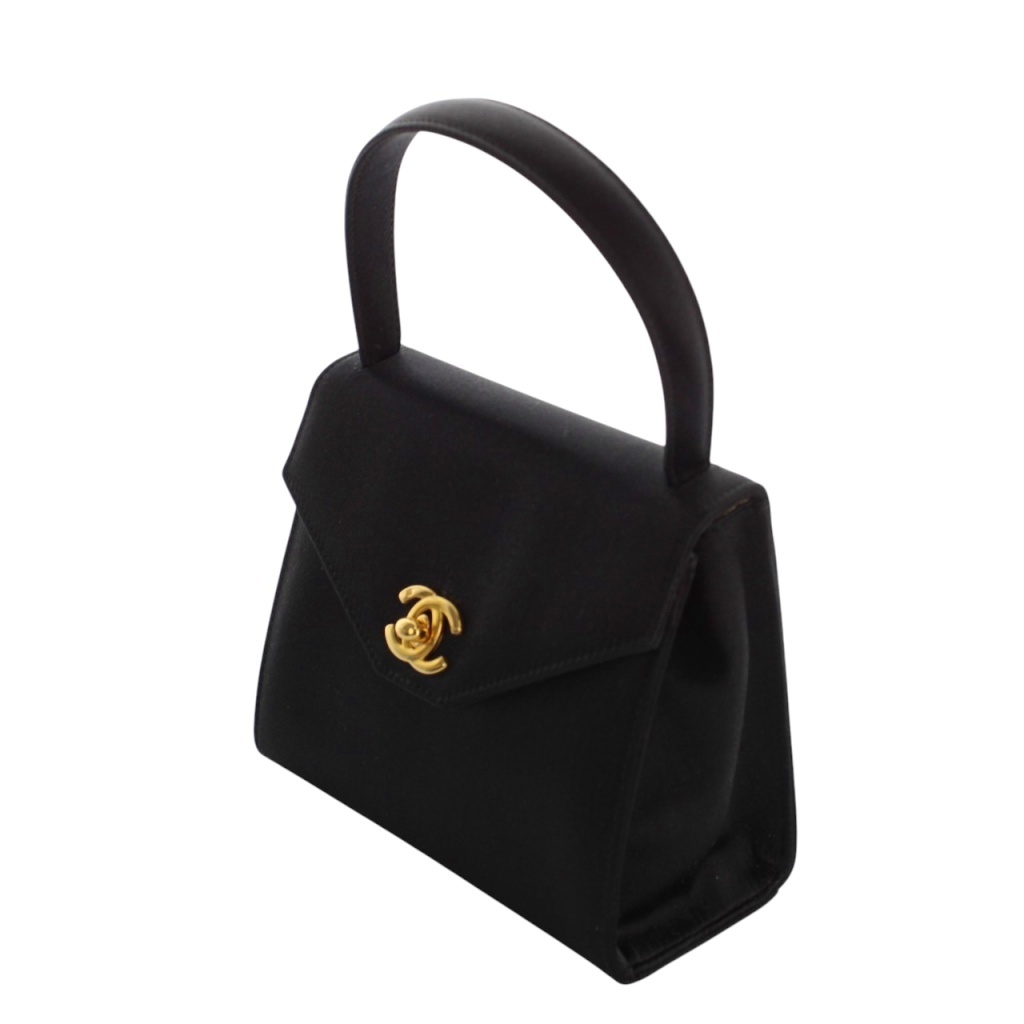 シャネルシルクバッグ