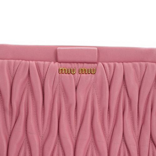 MIUMIU マテラッセ パーティバッグ ポーチ　クラッチバッグ　レザー　ピンク ミュウ Miu マテラッセ クラッチバッグ ギャザー ポーチ レザー
