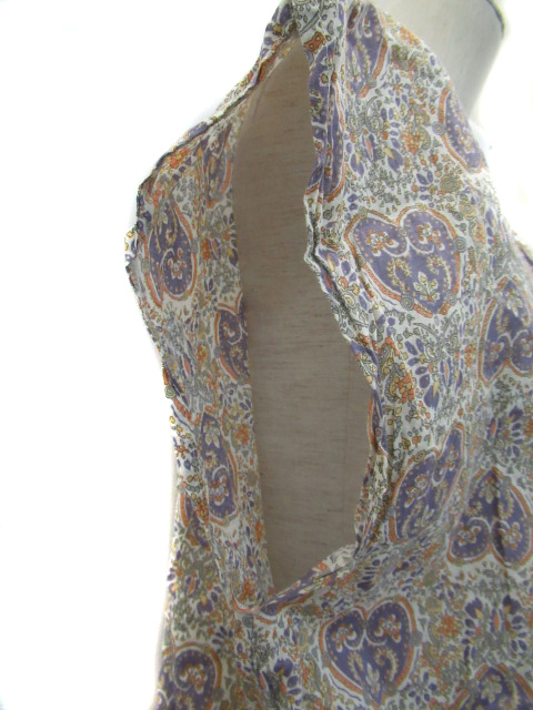 チャオパニック ティピー Ciaopanic Typy ワンピース ノースリーブ ひざ丈 vネック 総柄 リボン 薄手 マルチカラー ホワイト 白 Ms12 レディース 171 ベクトルパーク