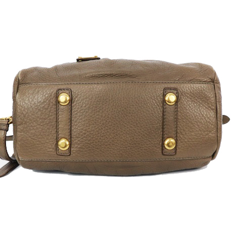 【マークバイマークジェイコブス】ショルダーバッグ　茶色 MARC JACOBS（マーク・ジェイコブス） ショルダーバッグ ザ カーゴ