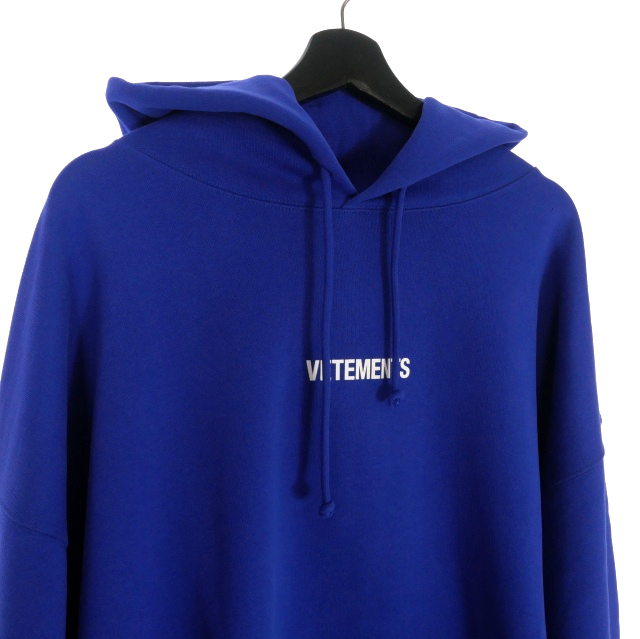 ヴェトモン ベトモン VETEMENTS LOGO LABEL HOODIE ロゴプリント  