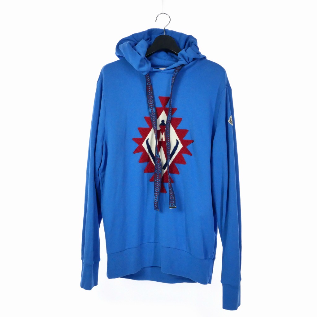 【超希少品】青山店限定モンクレール MONCLER ロゴワッペン　ニット 超希少品】青山店限定モンクレール MONCLER ロゴワッペン ニット