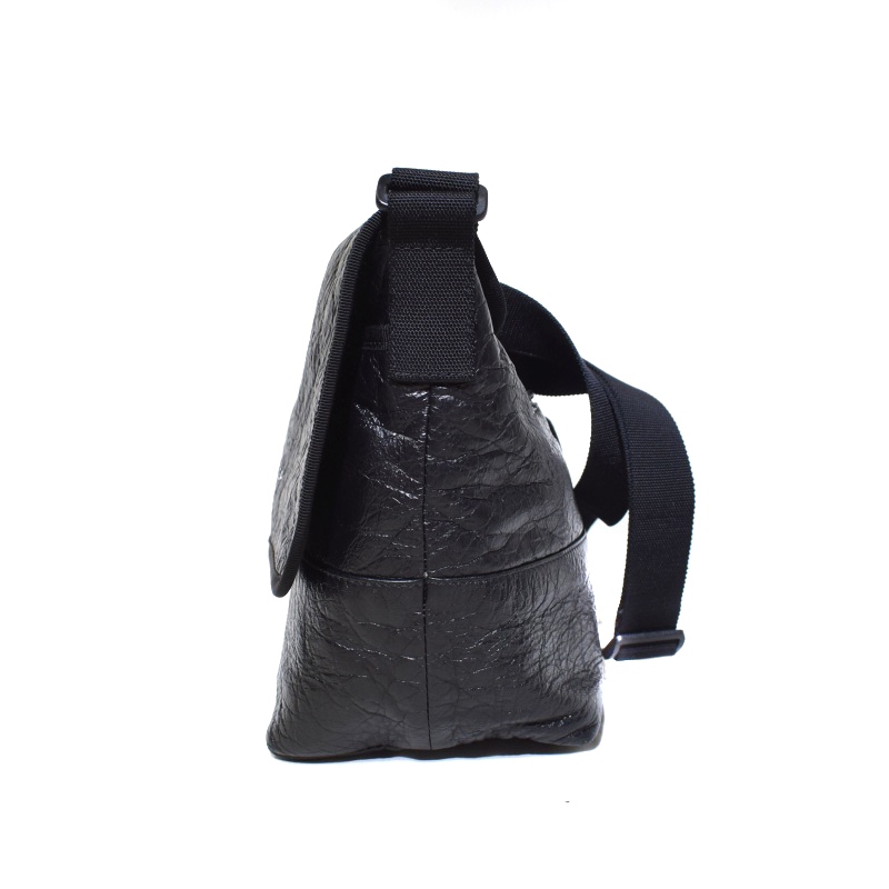 多慶屋公式サイト / 【送料無料!】バレンシアガ BALENCIAGA ショルダーバッグ クラッチバッグ サコッシュ EXPLORER エクスプローラー 618379 H753X 1000 ブラック メンズBLACK バレンシアガ エクスプローラー メッセンジャー ショルダーバッグ