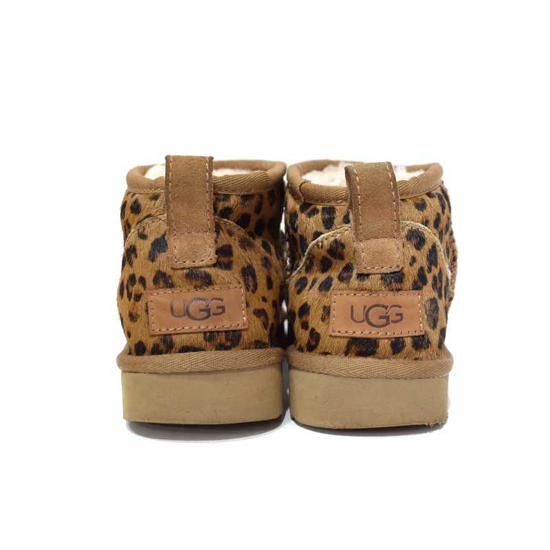 試着のみ　UGG レオパード ムートンブーツ クラシックウルトラミニ　23cm UGG クラシックウルトラミニ ヒョウ柄ムートンブーツ 23 国内正規品