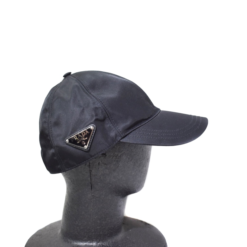 正規店買付【PRADA】トライアングル ベースボールキャップ PRADA