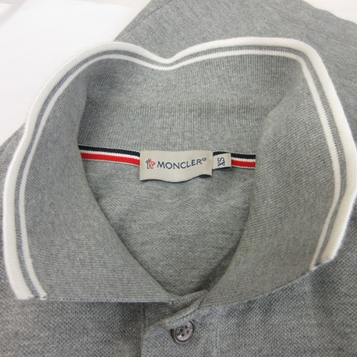 未使用　Moncler モンクレール　ロングスリーブポロ　L グレー モンクレール MONCLER ポロシャツ 半袖 ワンポイント ロゴ 84093