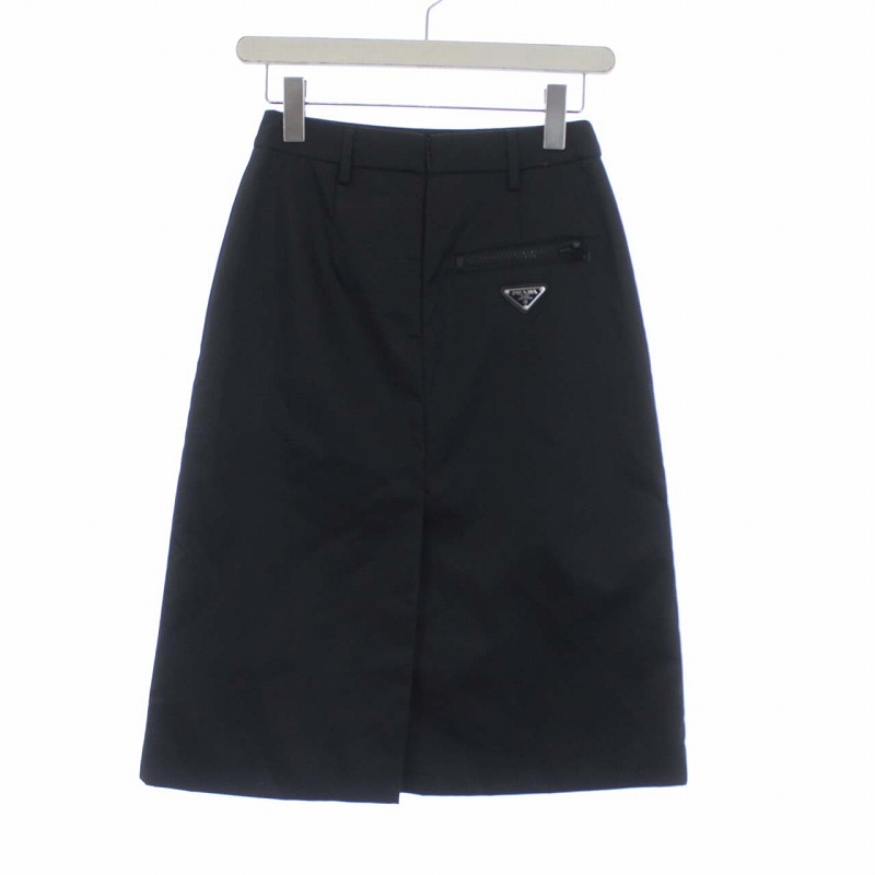 プラダPrada 黒 タイトスカート