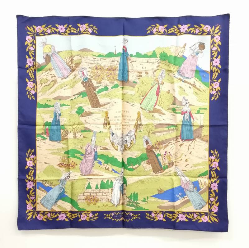 HERMESカレ90大判スカーフCOSTUMESDES DEPARTEMENTS エルメス HERMES カレ90 COSTUMES DES DEPARTEMENTS 部門の衣装 シルク