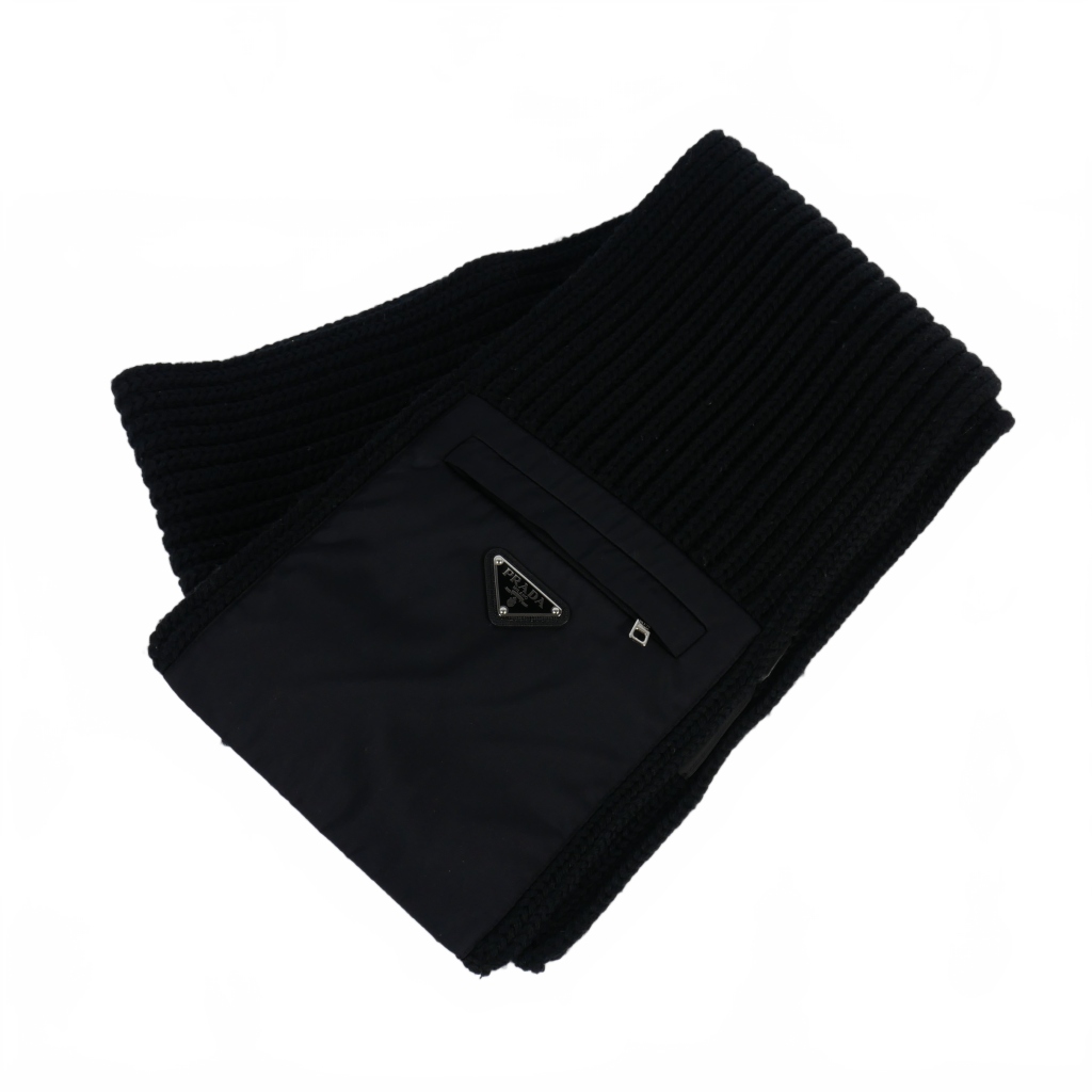 プラダ PRADA 三角プレート ニット マフラー UMS354 プラダ PRADA 三角プレート ニット マフラー UMS354 - メルカリ