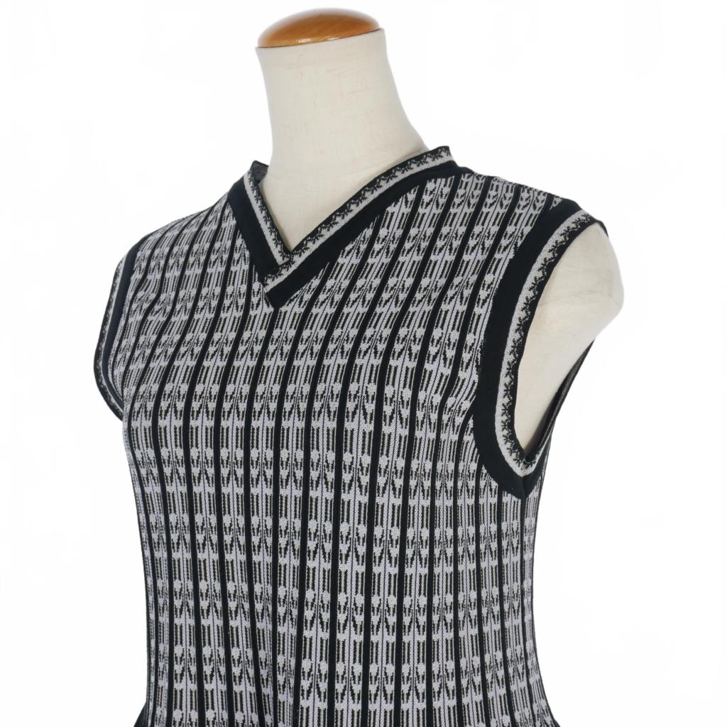 新品　mame kurogouchi ノースリーブ　ニットトップス　サイズ2 新品 mame kurogouchi ノースリーブ ニットトップス サイズ2