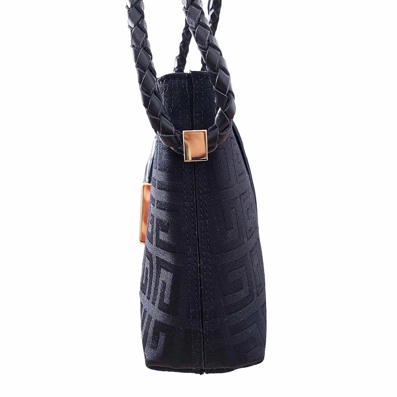 未使用品 ジバンシィ GIVENCHY タグ付 4G タッセル付き ショルダー 