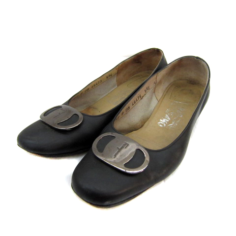 美品✨Salvatore Ferragamo OSCAR パンプス ラウンドトゥ Salvatore Ferragamo - 美品✨Salvatore Ferragamo OSCAR