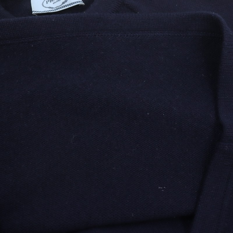 美品◎PRADA プラダ 2020年製 P24C1V カシミヤ100％ トライアングルロゴ クロップド丈 ニットプルオーバー ネイビー 36 伊製 正規品 楽天市場】美品◎PRADA プラダ 2020年製 P24C1V カシミヤ100