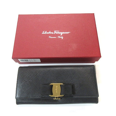 サルヴァトーレフェラガモ Salvatore Ferragamo ヴァラリボン 長財布 